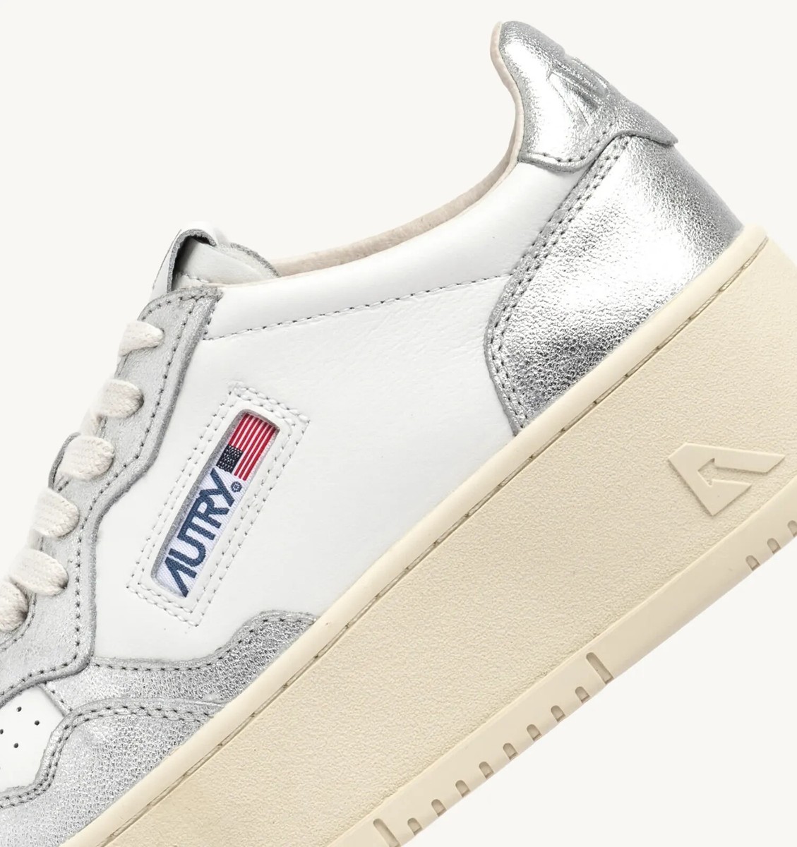 スニーカー AUTRY Woman Sneakers Silver PTLW WB18 Autry Medalist Platform Sneakers For Women In White And