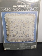 Candlewick Classics Pillow Kit 5641 Colonial Daisy 14 Inch x 14 Inch