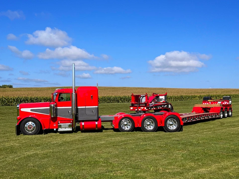 DCP 1/64 Hammett Excavation Red Tri-Axle Peterbilt 389 Lowboy Trailer 60-1971 - Image 2 of 4