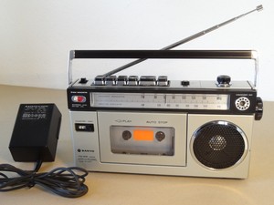 sanyo mini boombox