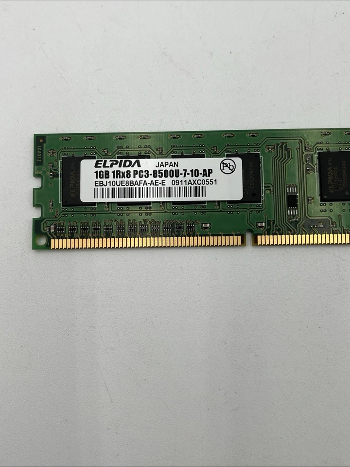 Elpida EBJ10UE8BAFA-AE-E 1Rx8 PC3-8500U-7-10-AP 1 GB de memoria RAM DDR3-1066Mhz Foto 2 de 2