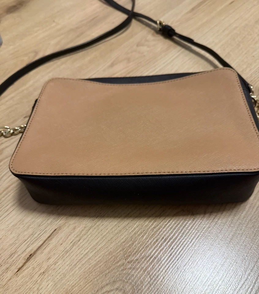 Michael Kors Jet Set Crossbody Bag RRP £195, photo 3 of 3