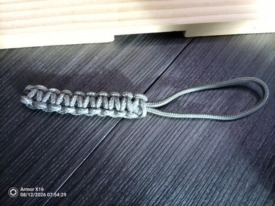 425 Paracord Schlüsselband dunkelgrau - handgefertigt UK | Messer, Schlüssel, Multitool & Taschenlampe