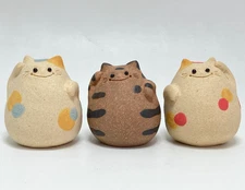 Miniature Cats Maneki Neko Figurine Handmade Pottery Matsumoto Creatures Japan