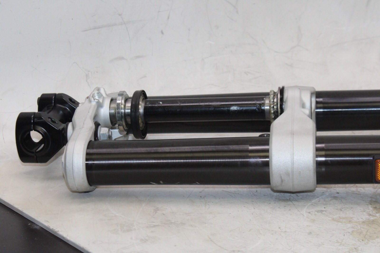 2018 HUSQVARNA SVARTPILEN 401 OEM COMPLETE FRONT END FORKS TRIPLE TREE