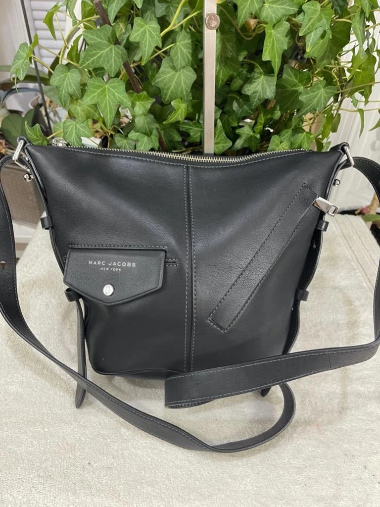 Marc Jacobs, Bags, Marc Jacobs Sling Bag