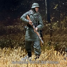 W.Britain 25071 Waffen SS Rifleman in Kharkov Parka Advancing Britains 