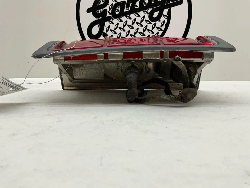 Tail Light Assembly DODGE RAMCHARGER Left 81 82 83 84 85 86 87 88 89 90 91 92 93 - Изображение 2 из 4