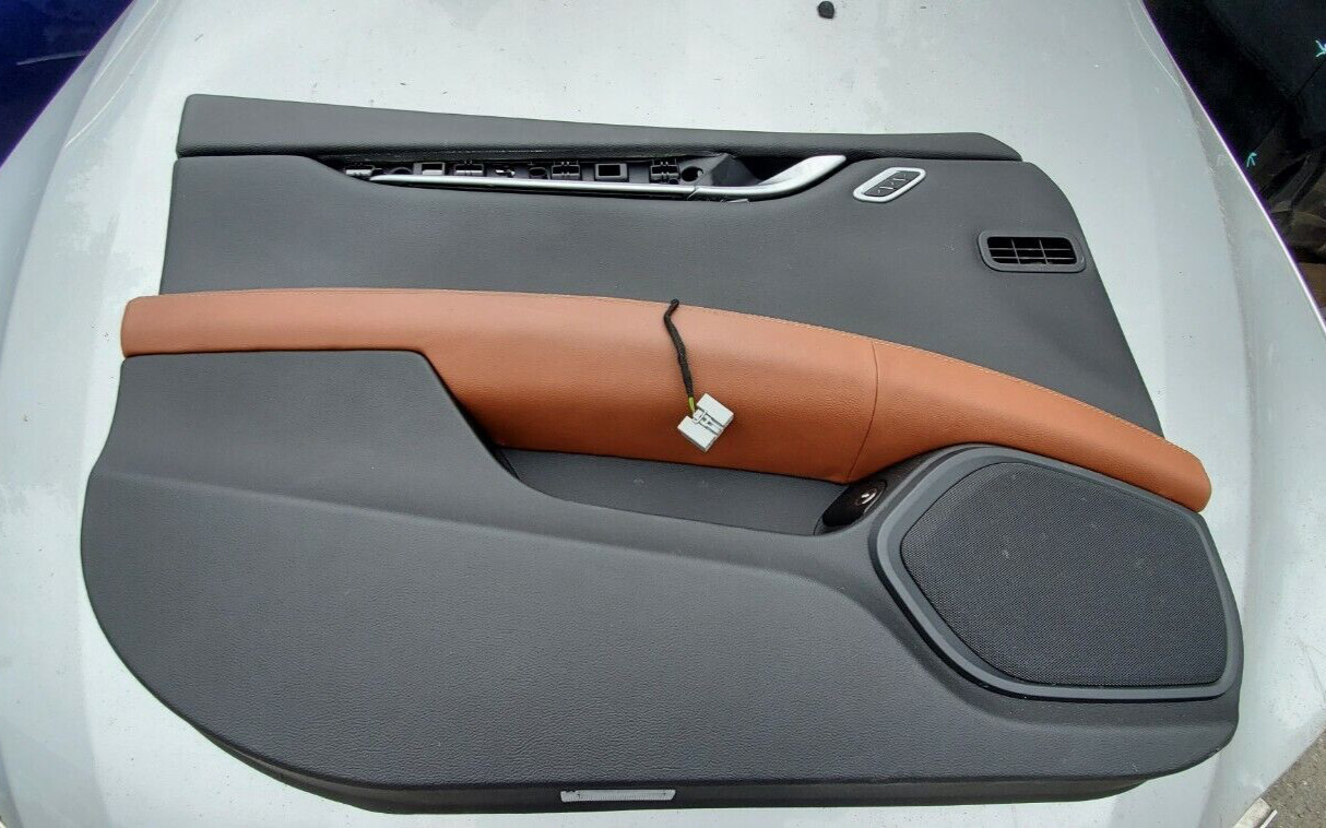 2014-2019 MASERATI GHIBLI SQ4 M157 DRIVER DOOR PANEL OEM 105804245cl