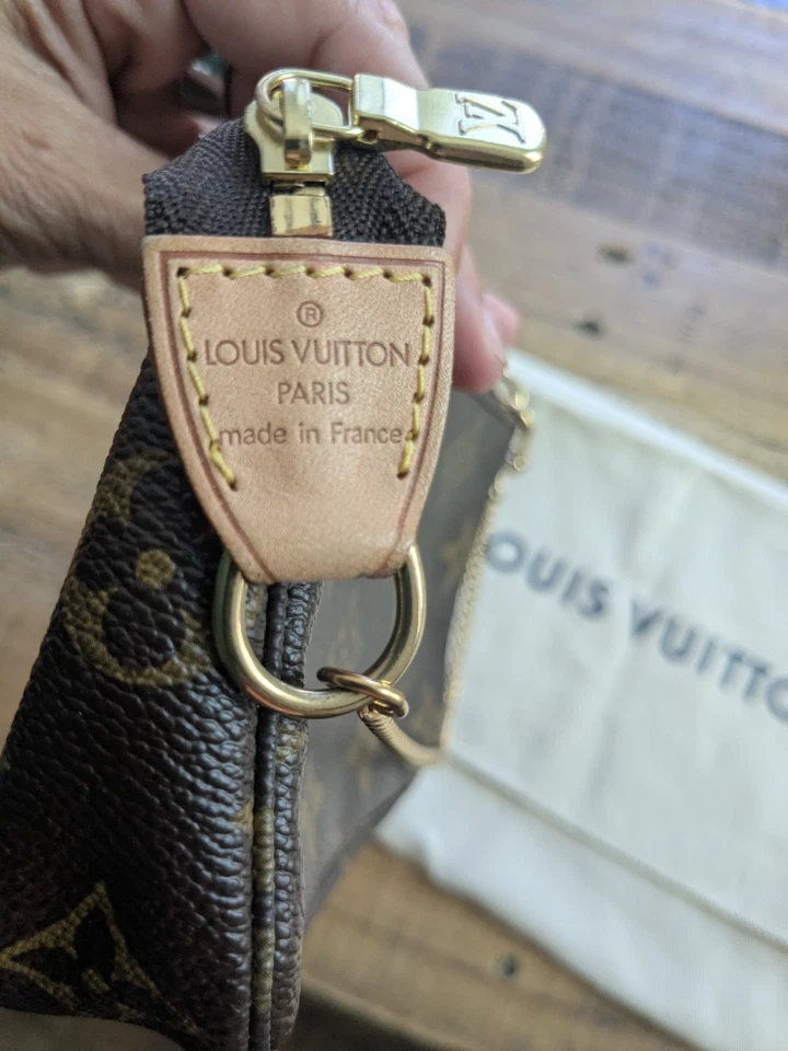 SALE!-Auth Louis Vuitton Pochette Accessoires Limited Edi Monogram Canvas Mini - Image 2 of 4