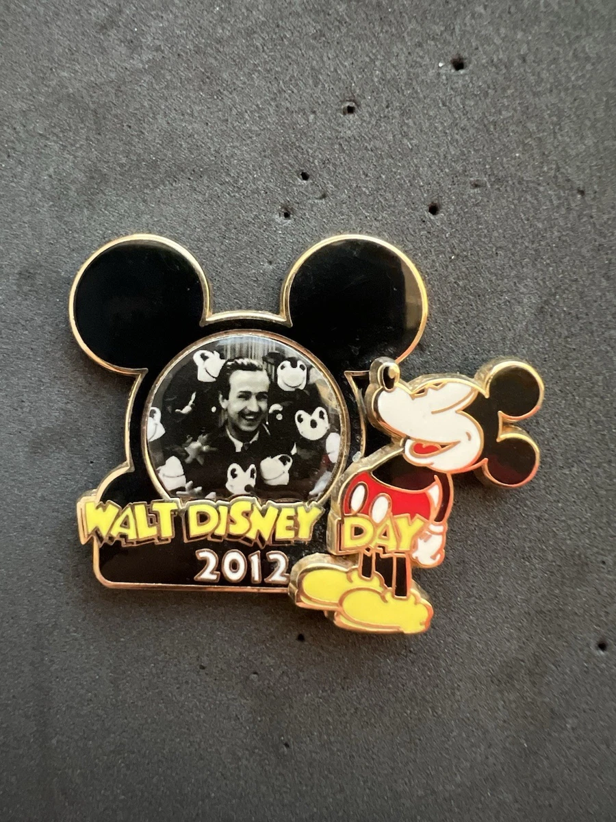 Mickey Mouse 2012 Walt Disney World Patches & Pins (1968-Now) for