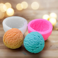 2 Pieces of Silicone Molds in the Shape of Ice Cream Cones