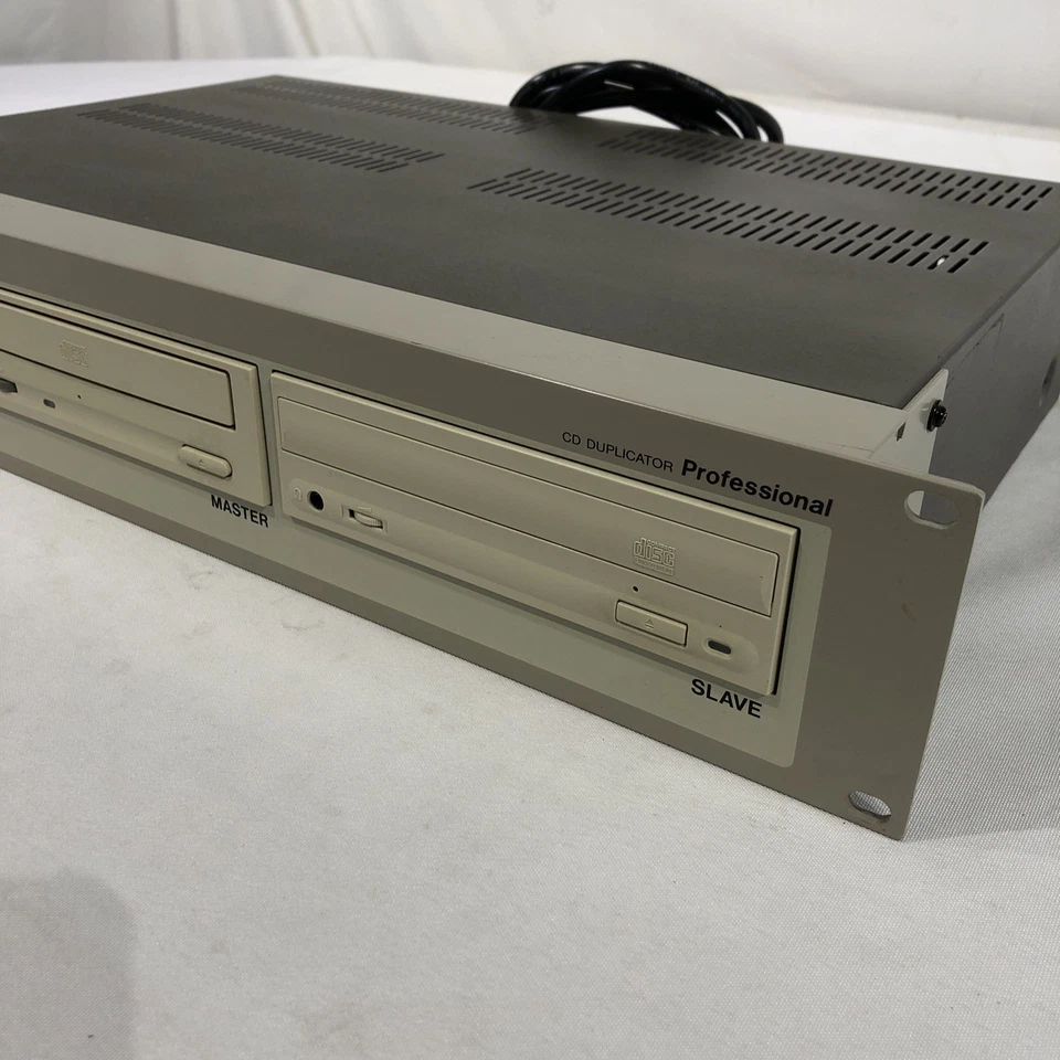 Duplicador de CD Tascam CD-D4000 - Probado Foto 3 de 4