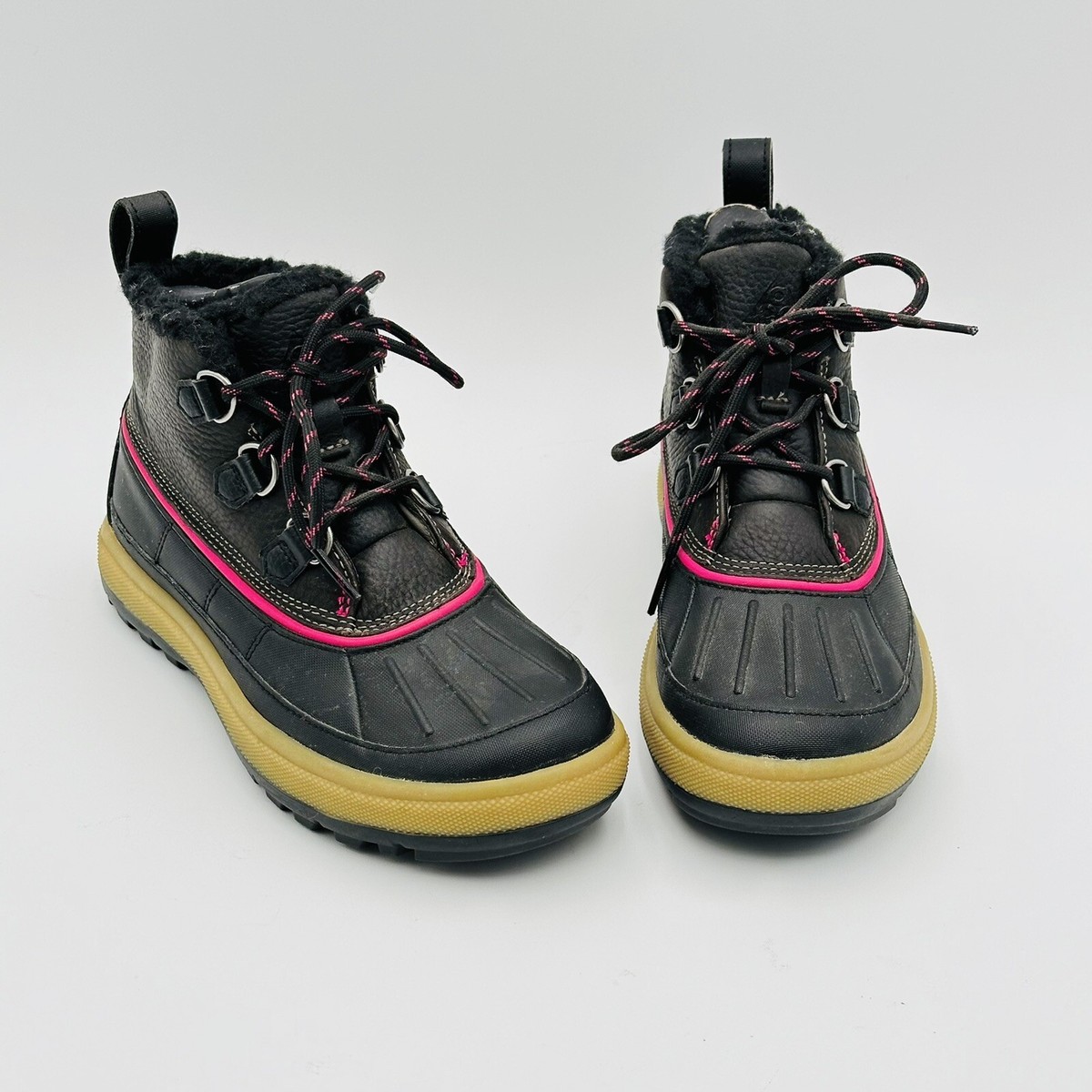 Nike ACG Woodside Winter Boots Waterproof Black Magenta