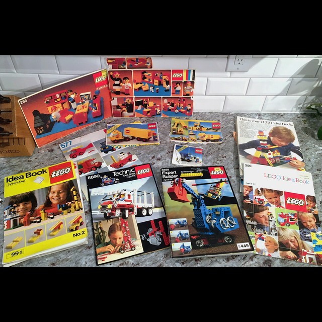Lot of RARE VINTAGE 70's/80's LEGO Idea Books, Technic, Box Fronts