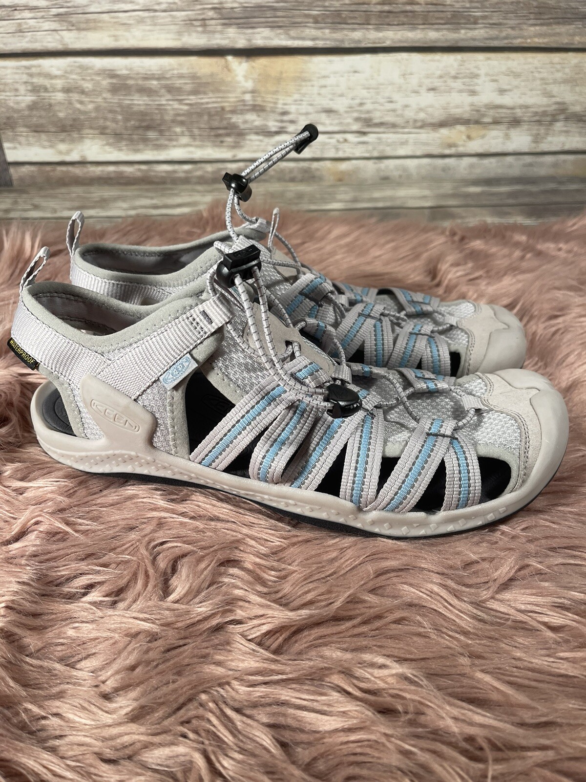 Scarpe da acqua Womans Whisper Keen taglia 10 5