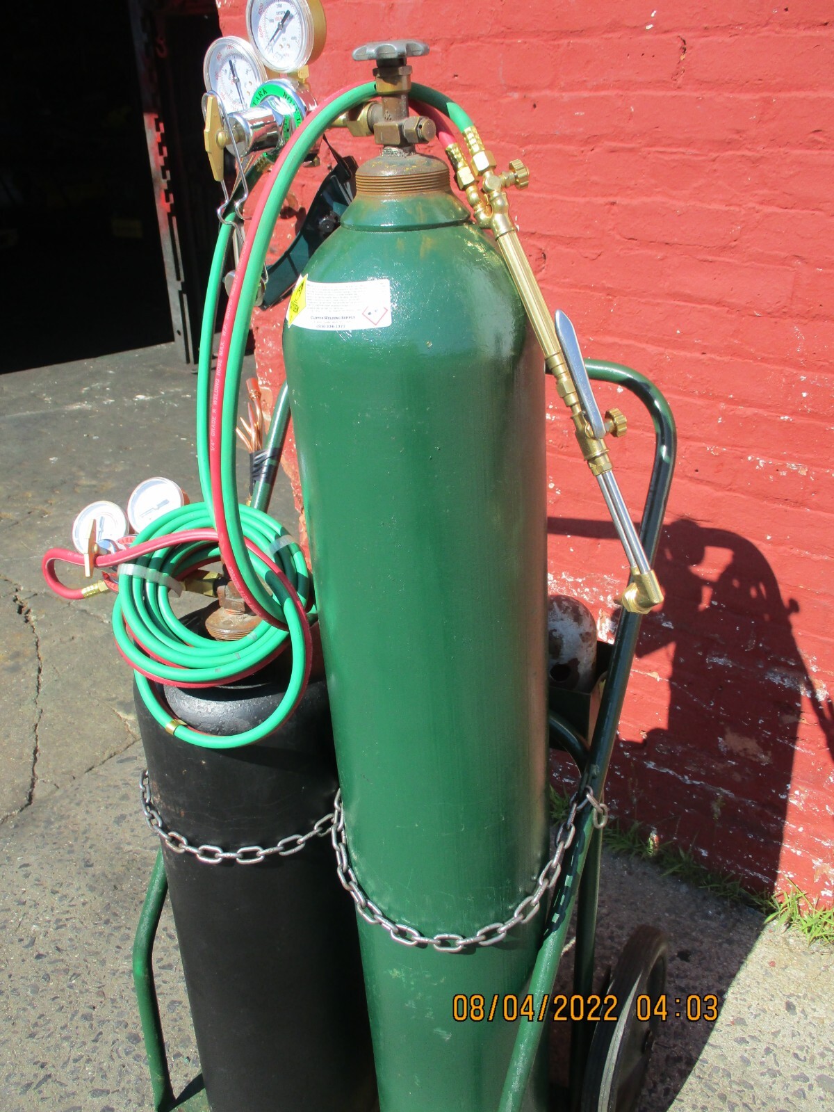 WELDING/CUTTING SET 251 OXYGEN & 250 ACETYLENE TANKSCARTTORCHGAUGES