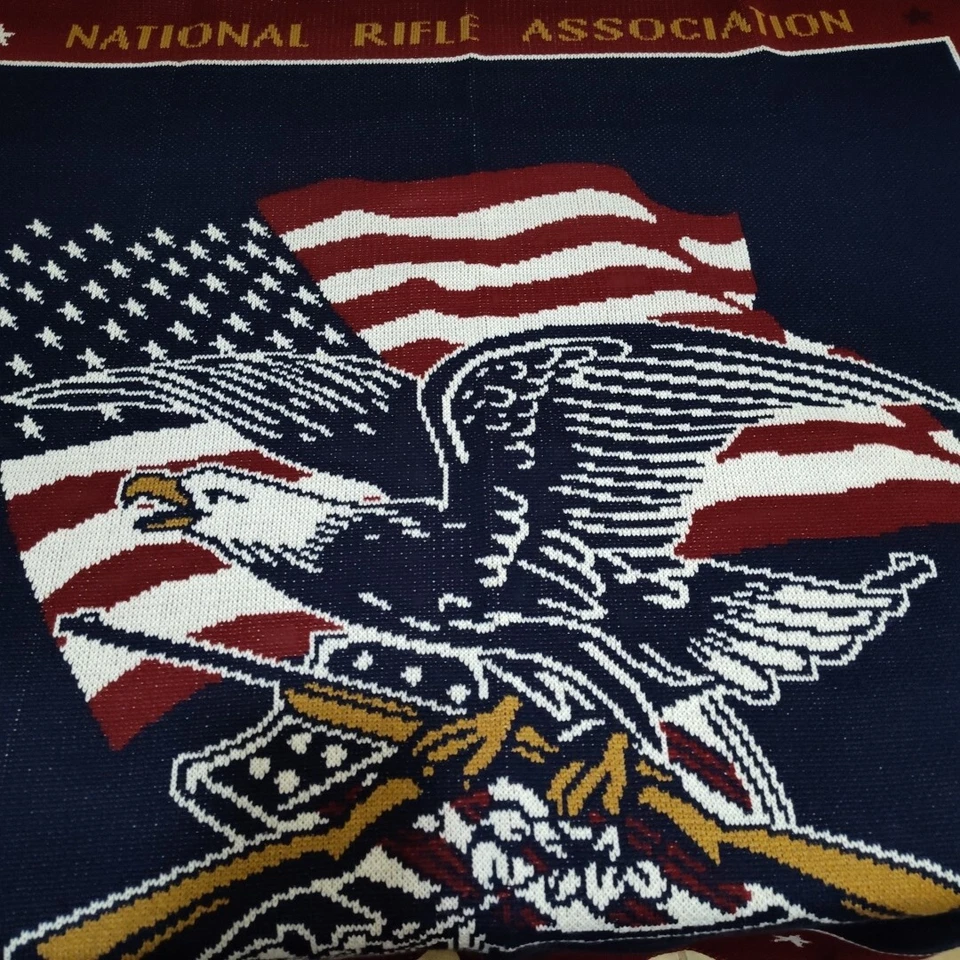 Manta grande de la Asociación Nacional del Rifle de la NRA tejida 45" por 45" Foto 3 de 4
