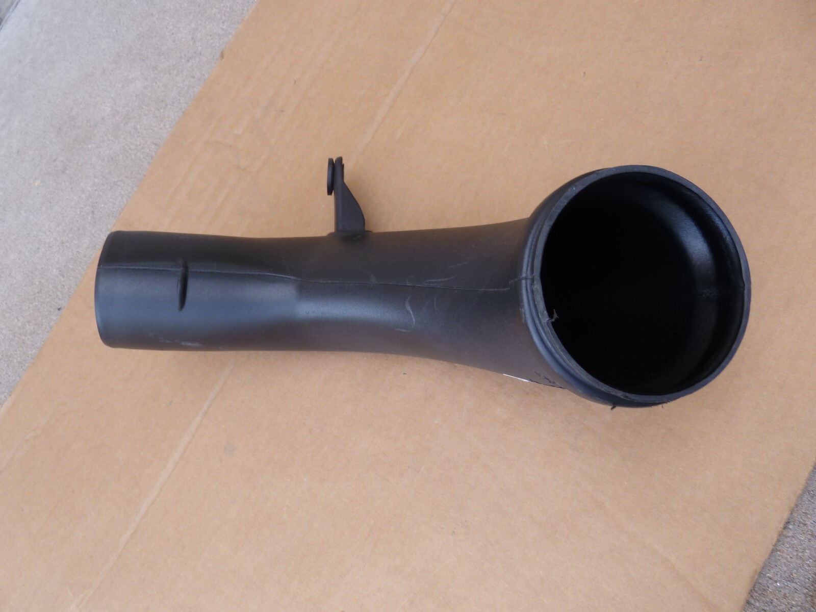 Lamborghini Huracan EVO Coupe Right Passengers Cooling Air Duct Guide Baffle