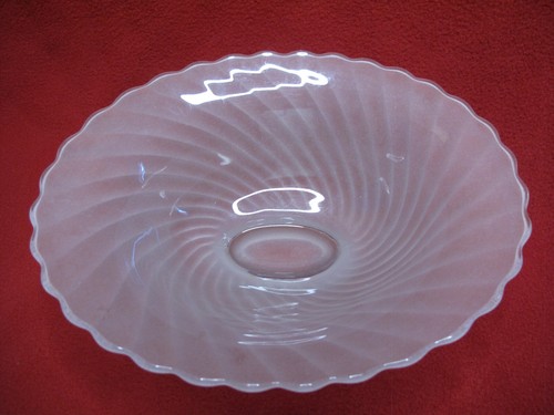 10 1/2" VTG Frosted Swirl Spiral Pattern Glass Pedestal Compote Low Serving Bowl - Picture 2 of 8