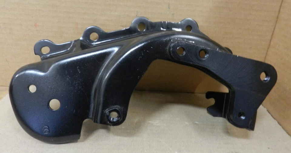 1987-91 Chevrolet G10-30 GMC 1500/3500 Van 4.3 5.0 5.7 used A/C bracket 10054896 - Image 4 of 4