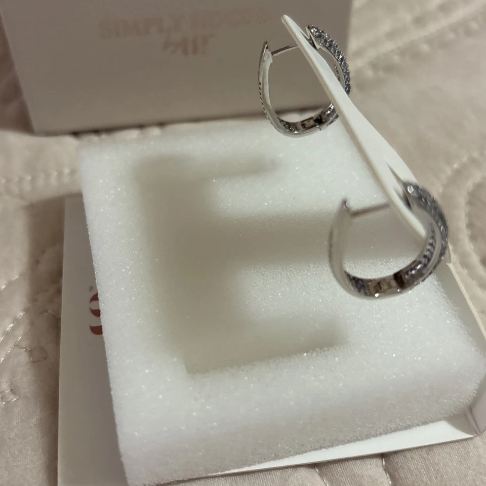 Bomb Party Simply Hoops RBP7119 The Cameron Hoops Array of LC Blue Topaz on Rho Foto 2 de 4