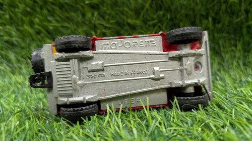 Vintage Majorette 1/32 series 3000 - Jeep renegade Incomplete Has Wear - Picture 6 of 7