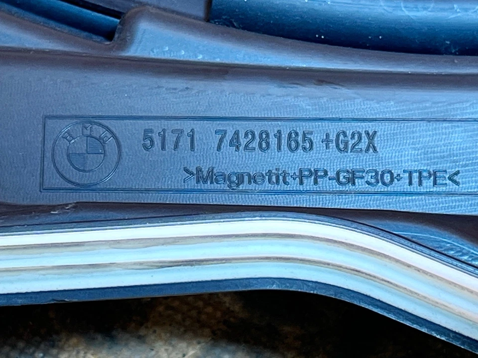 19-24 BMW 330i G20 FRONT WINDSHIELD TOP COWL GRILLE COVER TRIM PANEL OEM - Image 3 of 4