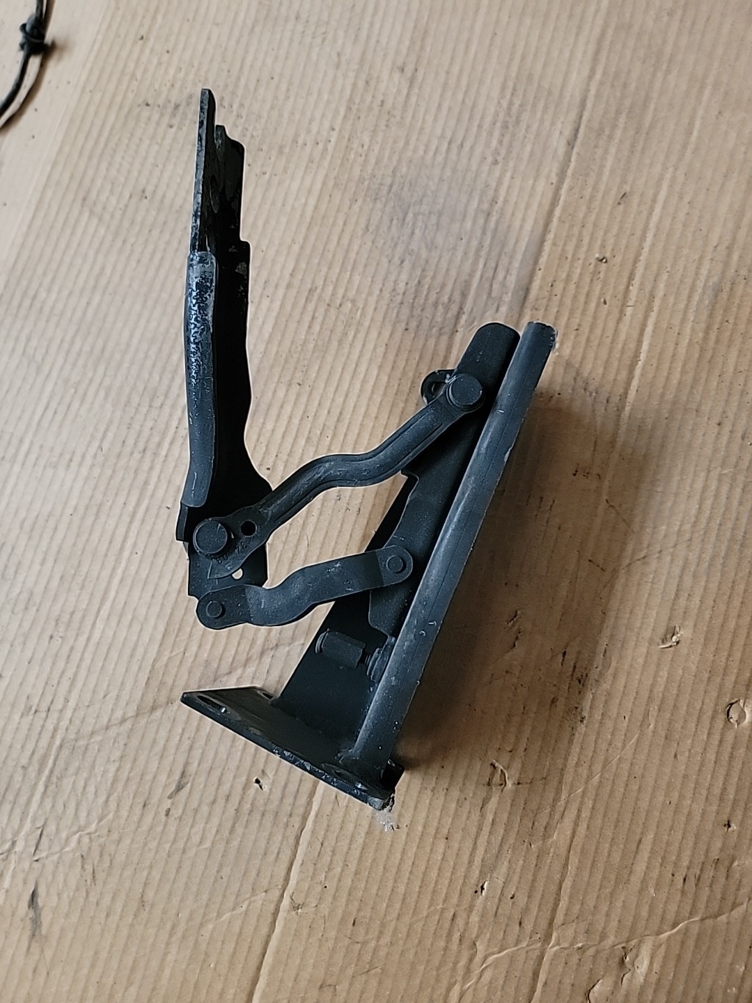 2004 LAMBORGHINI GALLARDO REAR RIGHT TRUNK ENGINE HOOD BONNET LID HINGE