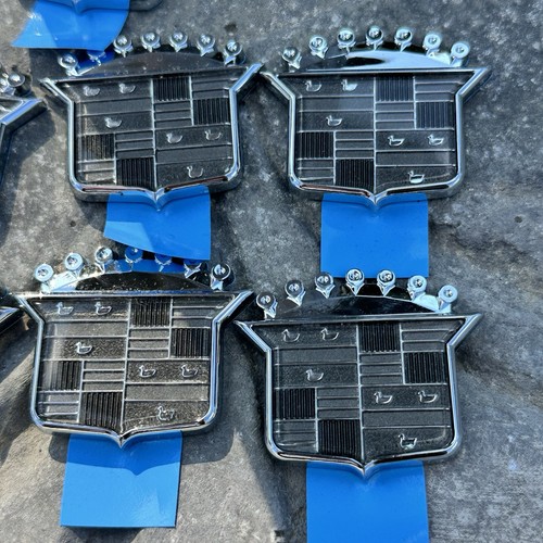 Lot Of 10 New Vintage OEM # 25676201 CADILLAC General Motors EMBLEM Name Plates - Bild 3 von 6