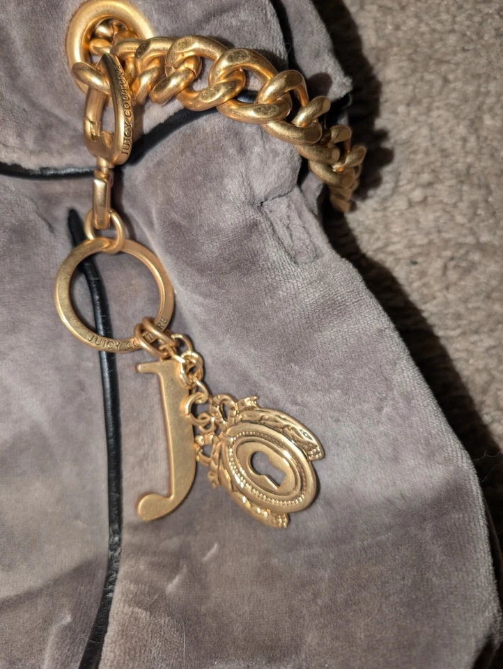 Raro Bolso de Mano de Terciopelo Y2K Juicy Couture de Colección con Doble Correa de Cadena Dorada Foto 4 de 4