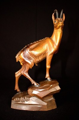 ANTIQUE 10'' HAND CARVED WOOD CHAMOIS ALPINE IBEX HUNTING CABIN DECOR FIGURINE