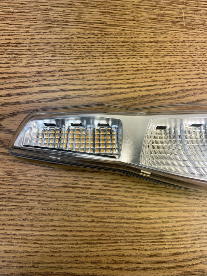 PEÇA DA LANTERNA TRASEIRA BMW R1200RT 2014 A 2018 # 63218541629 - Imagem 4 de 4