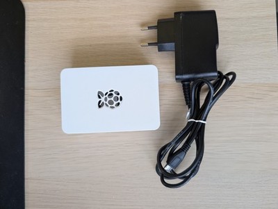 Raspberry Pi 3 Model B (V1.2) inkl. Gehäuse & Netzteil   Voll funktionsfähig