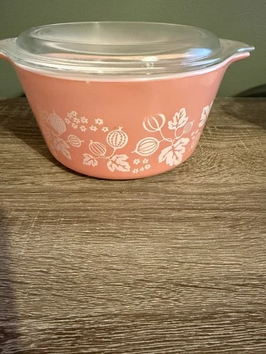 Vintage Pink Pyrex Gooseberry 1 QT 473 Casserole With 470-C 32  Lid
