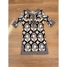 Diane Von Furstenberg DVF black & white floral shift dress 100% silk Size 8