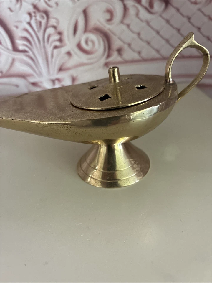 Lámpara de aceite Genie de latón grabado de colección quemador de incienso Aladdin con tapa única en la India Foto 4 de 4