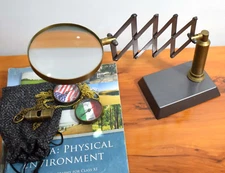 Sleek Zig-Zag Magnifying Glass: Merging Eye-Catching Design - Geometric Design