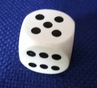 5 Spielwürfel Holzwürfel Augenwürfel Nobel 20 mm .