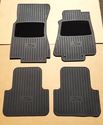 Sakura Set Tappetini Auto Su Misura Per Agila (2009-2011) Con Battitacco In Gomma Nero - Prodotto UK