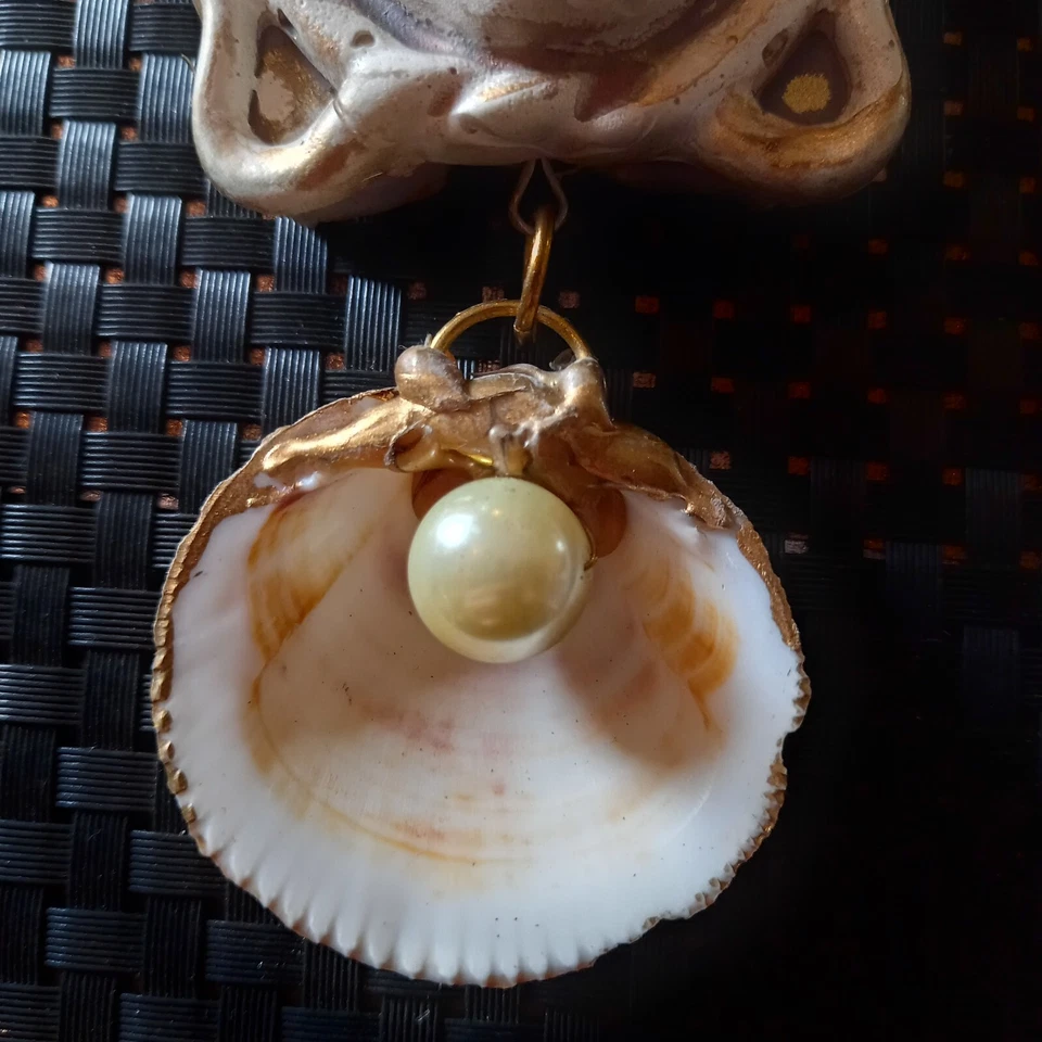 fashion necklace primitive jewelry minimal design primitive pendant medusa shell - Image 2 of 4