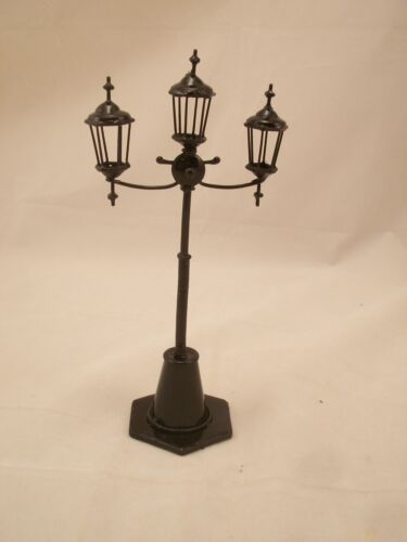 3 lamp Yard / Street Light non-working EIWF510 dollhouse miniature 1/12 scale - Afbeelding 1 van 3