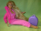 VINTAGE Superstar BARBIE 1979 Long Hair BEAUTY SECRETS DOLL &Outfit +Makeup Case