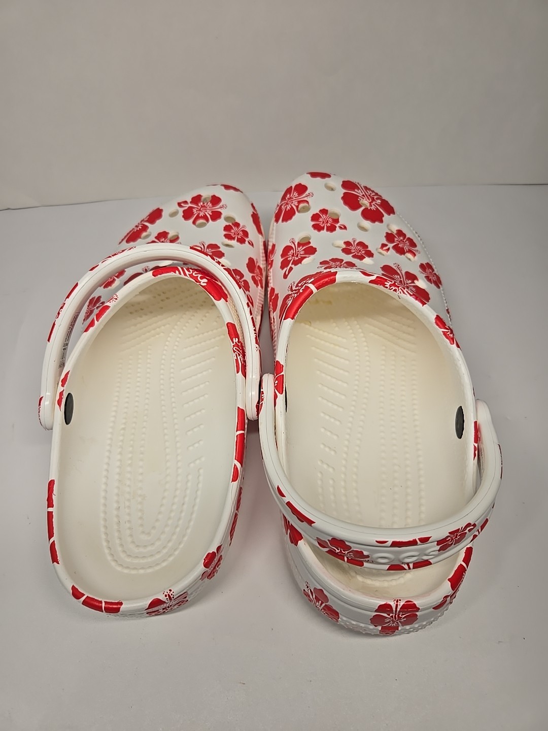 Crocs Classic Retro Resort Clog White With Red Hibiscus M8  /W10