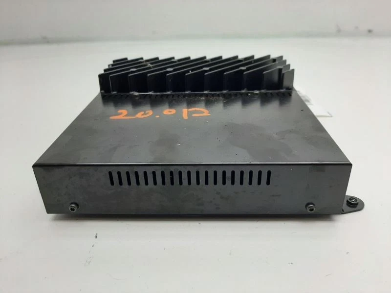 00 01 02 03 04 05 BMW 325I Lear Amplifier 65128383871 - Image 4 of 4