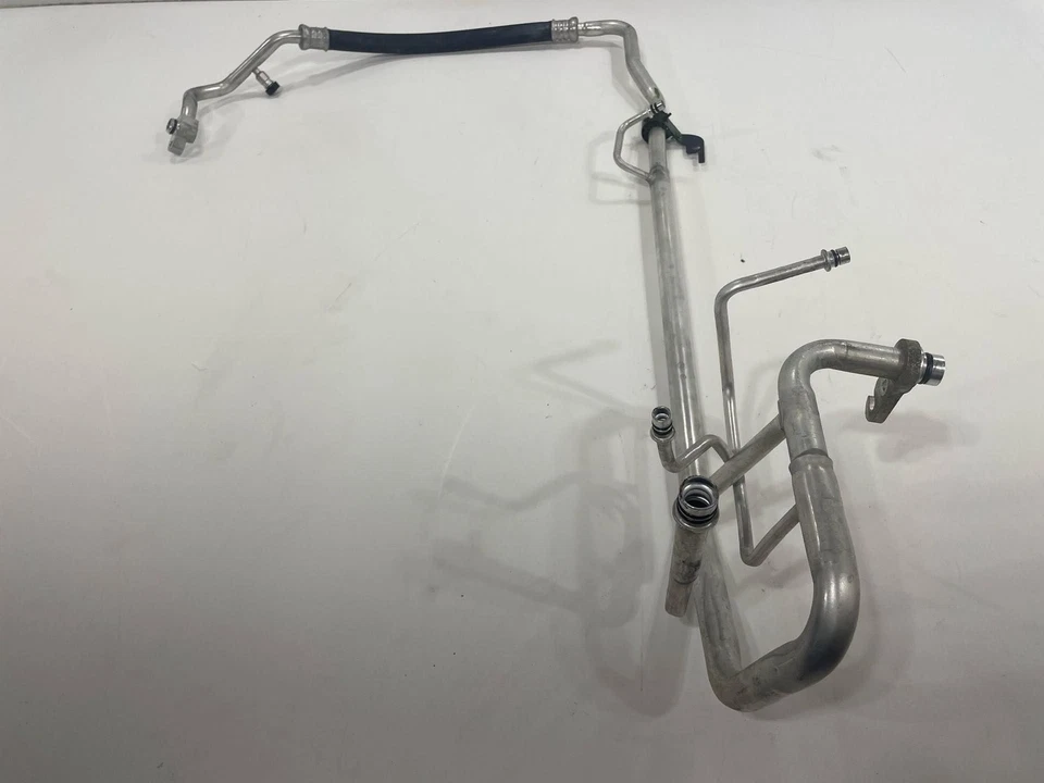 Manguera de línea de succión para aire acondicionado Subaru 2019-2024 2,4 L OEM Foto 4 de 4