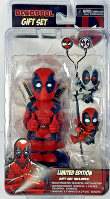 NECA Marvel Deadpool Limited Edition Gift Set Body Knockers Scalers Earbuds