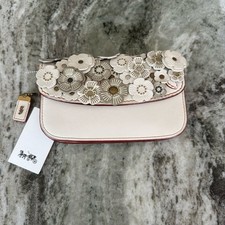 【最終値下げ】Coach Nolita Wristlet Tea Rose $_12.JPG?set_id=880000500F
