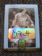 George Brett 2005 Donruss Greats Signature Gold HoloFoil Auto #30 KC Royals HOF