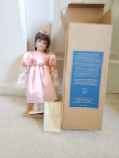 Bambola di porcellana